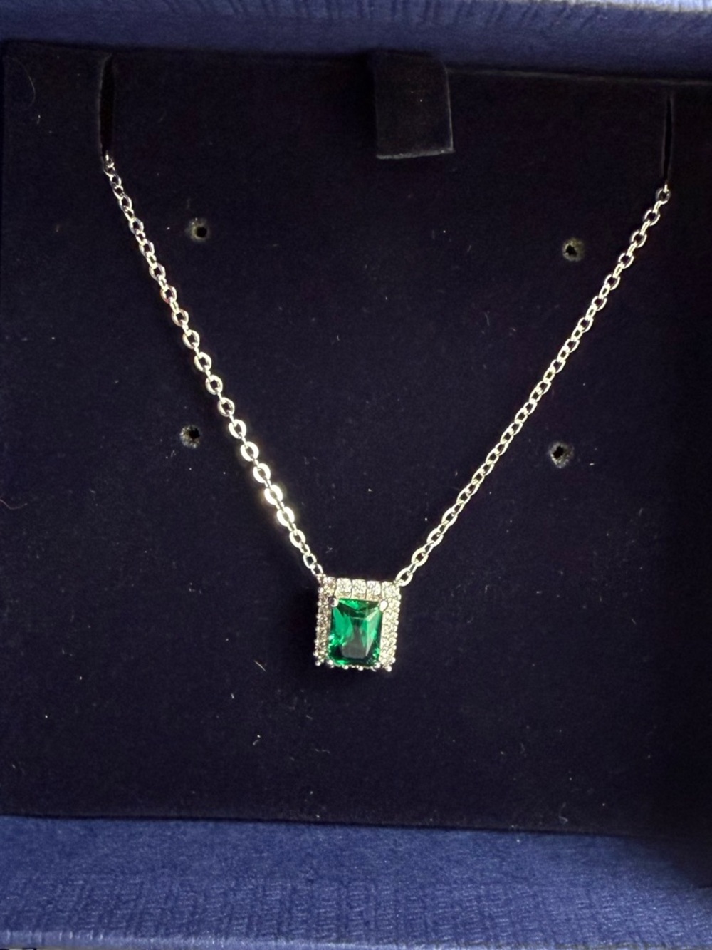 Swarovski Una Angelic Emerald Crystal Necklace NIB